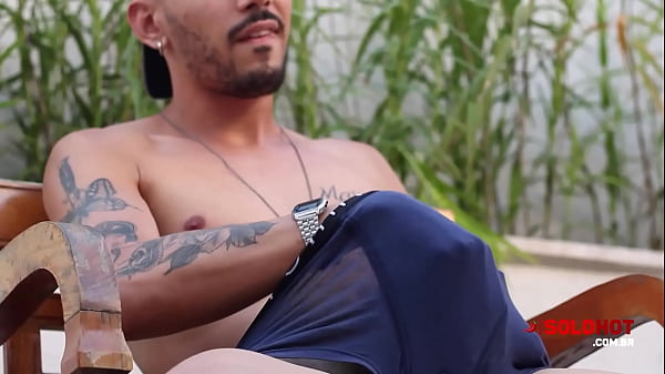 Gostoso Pirocudo Batendo Uma Punheta