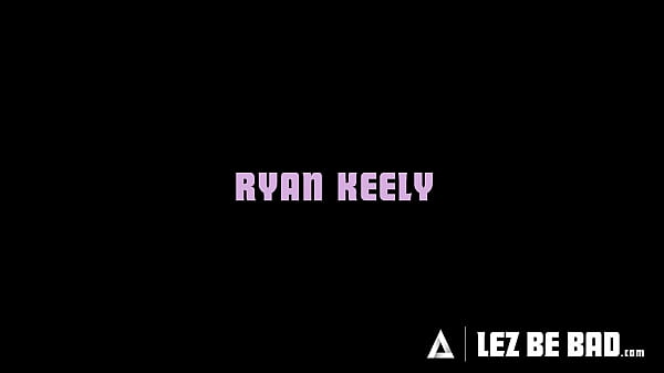 LEZ BE BAD - Manager STEPMOM Ryan Keely’s Unedited Office Ass Play Affair With Avery Jane Hands Eye-Rolling Orgasms