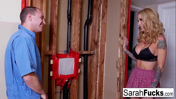 Alluring Mommy Sarah Pays Her Plumber With Her Snug Cunt