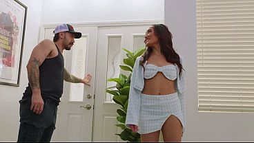 Divine Slut Chloe Amour Meets Up With Nade Raunchy For Messy Butt Sex!