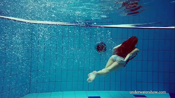 Nina Mohnatka So Hot And Ravishing In The Pool
