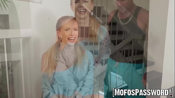 HOTWIFE Danielle Renae Takes A Colossal Rod Into Her Meaty Honeypot
