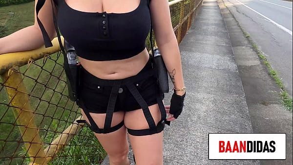COSPLAYER CACHONDA Sola CAMINANDO Quiere Vergas Grandes
