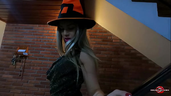 The Delicious Small Witch Melody Antunes Enjoyed Halloween With Eddie From Iron Maiden And Brought Tricks And Treats, Happy Halloween!