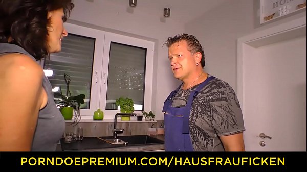HAUSFRAU FICKEN - Petite Experienced Stuffs Meaty Shaft