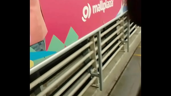 Le Doy Arrimón Y Ella Me Agarra La Verga En Público. Casero Actual