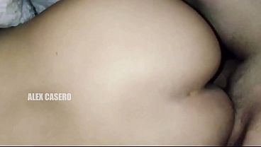 Follandome A Mi Hermanastra... Ella Piensa Que Soy Su Marido Y Se Deja Llenar De Leche Toda La Vagina