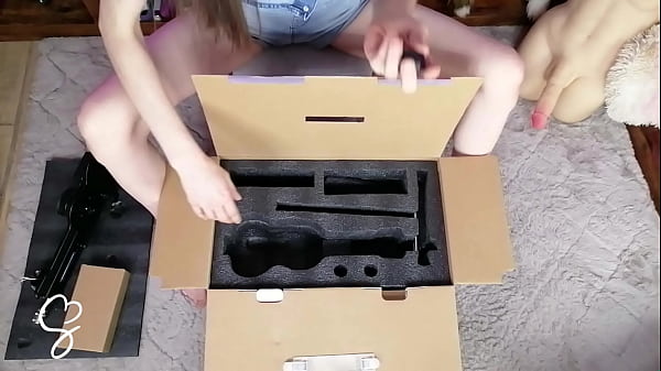 Sarah Sue Unboxing Auxfun Smash Machine From Hismith