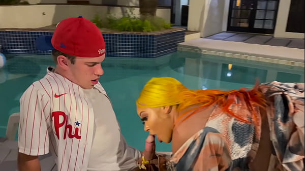 Meeting HUGE ASS Muva Phoenix