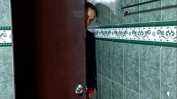 Cojo Con Mi Maadrastra Vieja En La Ducha