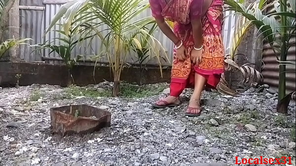 Bengali Desi Bhabhi Outdoor Chudai Devar Ke Saath Red Saree Main (Official Video By Localsex31)