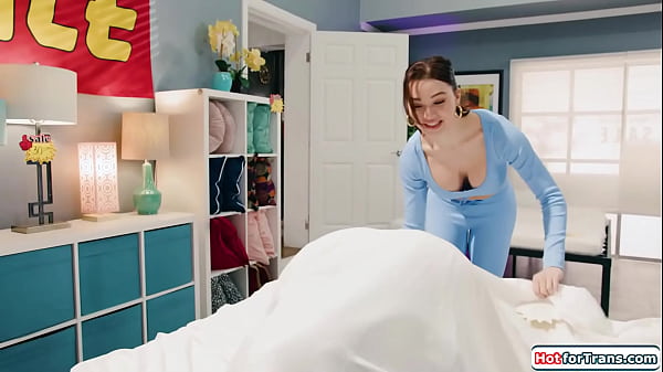Shemales Emma Rose And Ariel Demure Test Mattress By Nailing