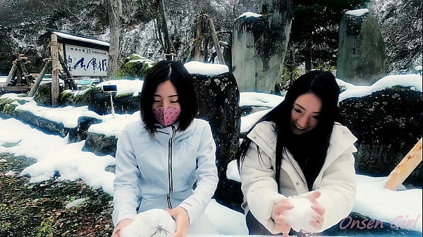 白猫みゃあこと雪の彫刻アート【なっち旅】