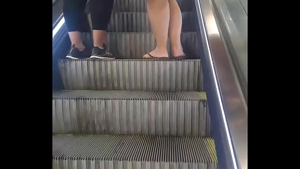Upskirts Metro