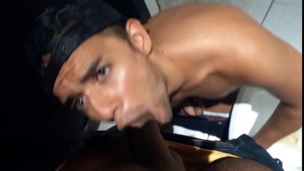 Entrei No Banheiro Da Balada Danger, Bateu Na Porta Um Negão Com Um Pau Imenso Indo Pra Entrar, Deixei E Não Me Arrependi - FULL RED