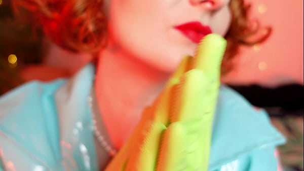 Solo Blazing Masturbation - MATURE In Household GLOVES Kink Video