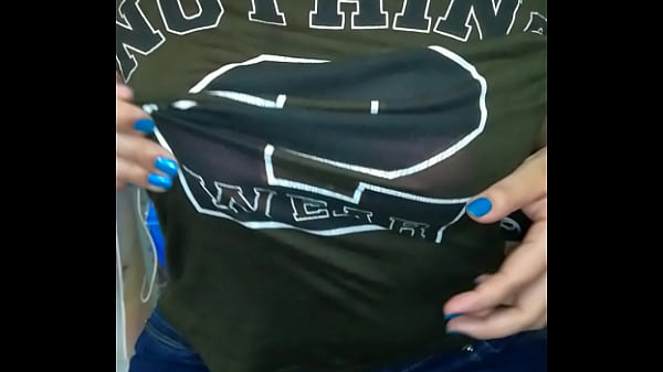 Yuriko Enseña Ricas Tetas