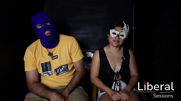 Hotwife Follada Por El Culo Y La Dejan Abierta Junto A Su Cornudo Esposo - Glory Orifice