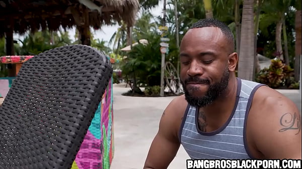 Dainty Black Chick Gets A Dainty Help From A Black Colossal - Ebony Porn