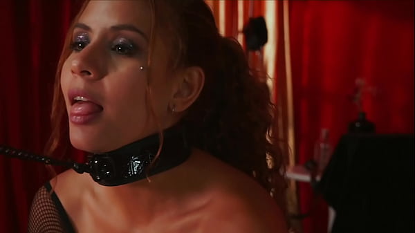 Evelin Appears With Lingerie That Lets You See Her Delicate Natural Physique With Some Tattoos. She Grasps Her Neck With A Chain To Make Me My Sex Submissive And It Seems That She