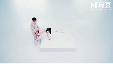 ModelMedia Asia - Having Crazy Sex While Wearing Protective Gear During The Pandemic