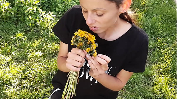 I Gave My Tenant Flowers, And She Thanked Me With Oral On Her - Babes Fly Climax
