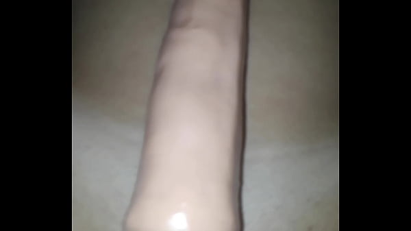 Pendejita Uruguaya Se Come Juguete Enorme!!