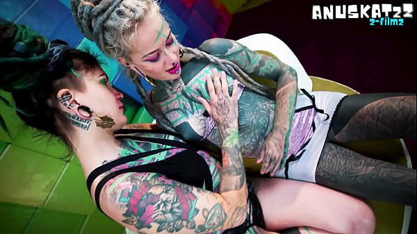 Inexperienced Tatted Hippie Doll Gets Backdoor Lesson From Alternative Pornstar