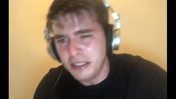 He Is So Gay Playing Sonichu Game