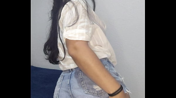 Debora Mendes Brinca De Tirar A Roupa E Quase Mostra Tudo