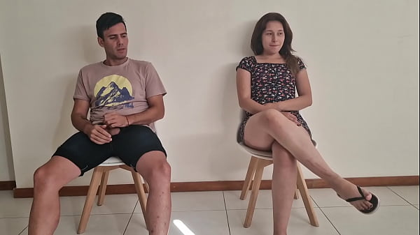 Me Saca La Pija En La Sala De Espera Y Se La Chupo