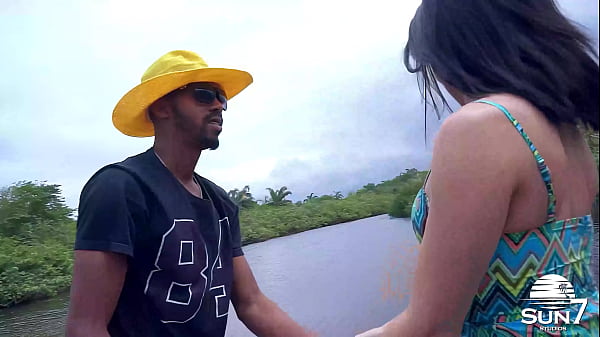 A Puta Safada Da MARY LUTHAY Aprontando Com Os Rapazes Com Direito A CUZINHO Sendo FODIDO! - Turma Do Sexo