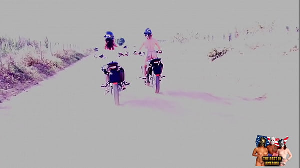 DUAS MULHERES PELADAS ANDANDO DE MOTO QUE LOUCURA - ELIANE FURACÃO E LORRANY EXOTICA