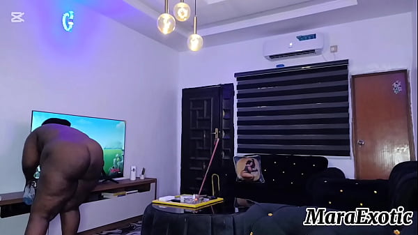 Fat Ass Exposed Housewife Cleaning And Dancing - Mara Striking