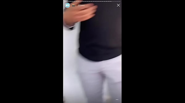 Flavia Laos Muestra Tetas Por Casualidad En Instagram