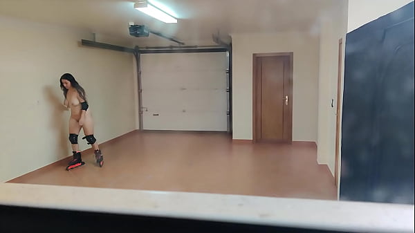 Open Mind Stepmom Let Her Stepson Watch Her Bare And Masturbate While She Walks With Roller Skates And Takes A Shower