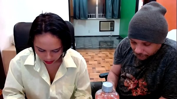 PORNSTAR ARGENTINA ELA BAEZ RESPONDENDO PERGUNTAS PICANTES E INDECENTES DO PUBLICO