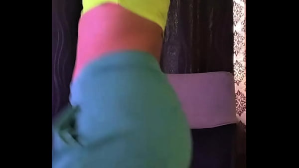 Chica Booty Shaking