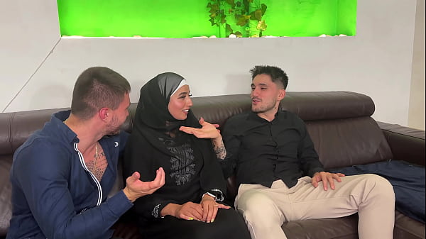 Arab Hottie Gets Crazy When She Arrives In Spain And Needs A Dp - Aliyah Yasin