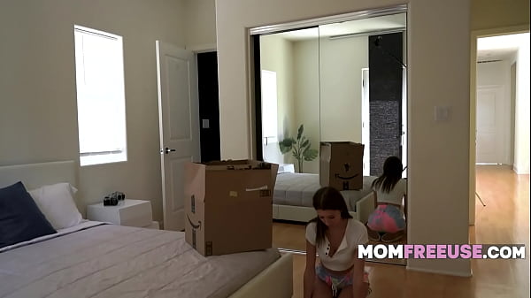 MomFreeuse | Haunting Of The Freeuse House