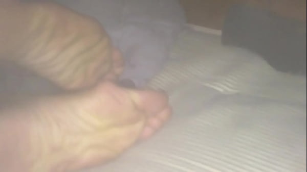 Massive Wrinkled Size 11 Female Tootsies