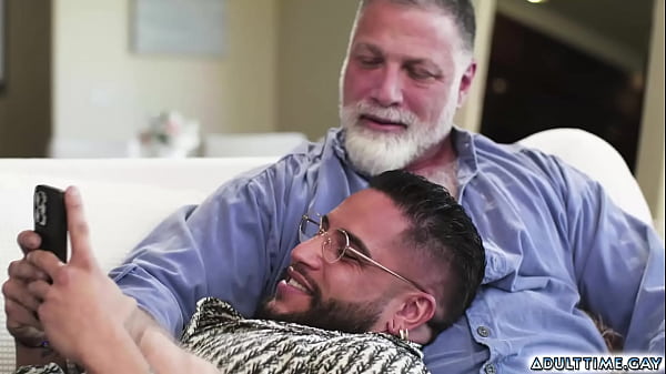 Muscular Gunnar Slurp Rick Kelson And Brock Banks Load. Couple Brock And Rick Greets Gunnar Stone, A Tattooed Muscular Stud That Will Join Them For Some Awesome Trio Sex And Good