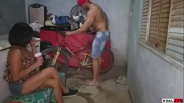 Recebi A Visita Da Prima Da Minha Esposa, E Safada Estava Doida Para Me Da, Não Perdoei E Empurrei A Piroca Firme Na Buceta Da Gostosa