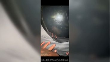 Passageira Acabou Pagando A Corrida O Ao Motoboy, Mas De Outra Forma Levando Pica E Muito Leite No Rabo E Na Buceta E No Pêlo.