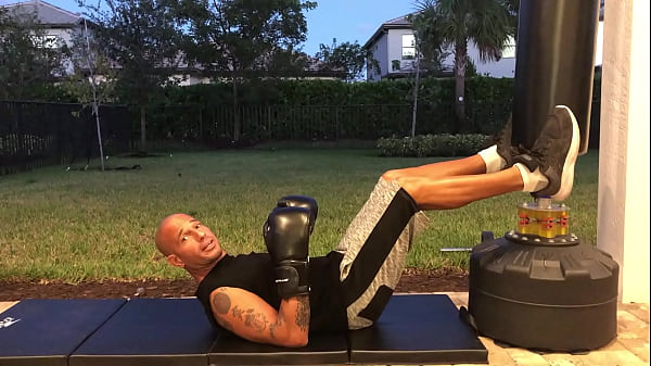 MAXXX LOADZ THE MOST FIT MALE PORN STAR ON THE PLANET RUBBING OUT