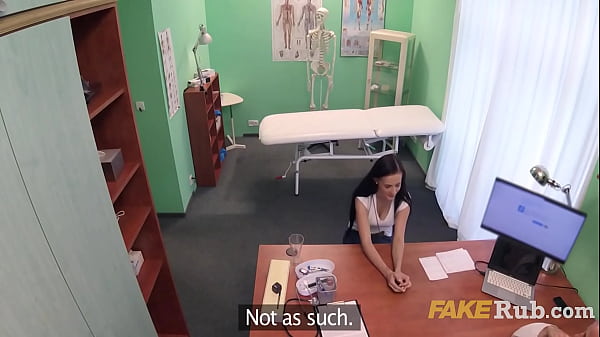 Doctor Convinces Teen Her Slit Is Flawless As Is