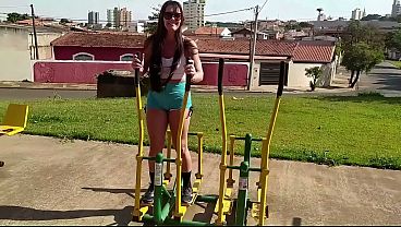 Raquel Gostosa Se Exibindo Pelas Ruas E Fazendo Sexo Oral Em Local Público Com Direito A Gozada Na Boca