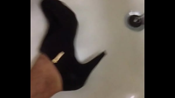 Jizz On Slippery Boots