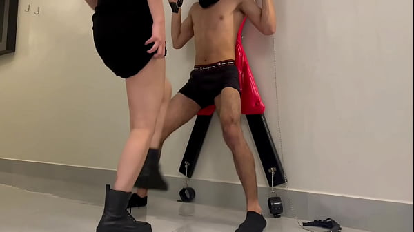 Ballbusting Amarrado Preso BDSM Cross