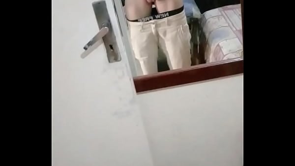 Novinho Batendo Uma Bela Punheta